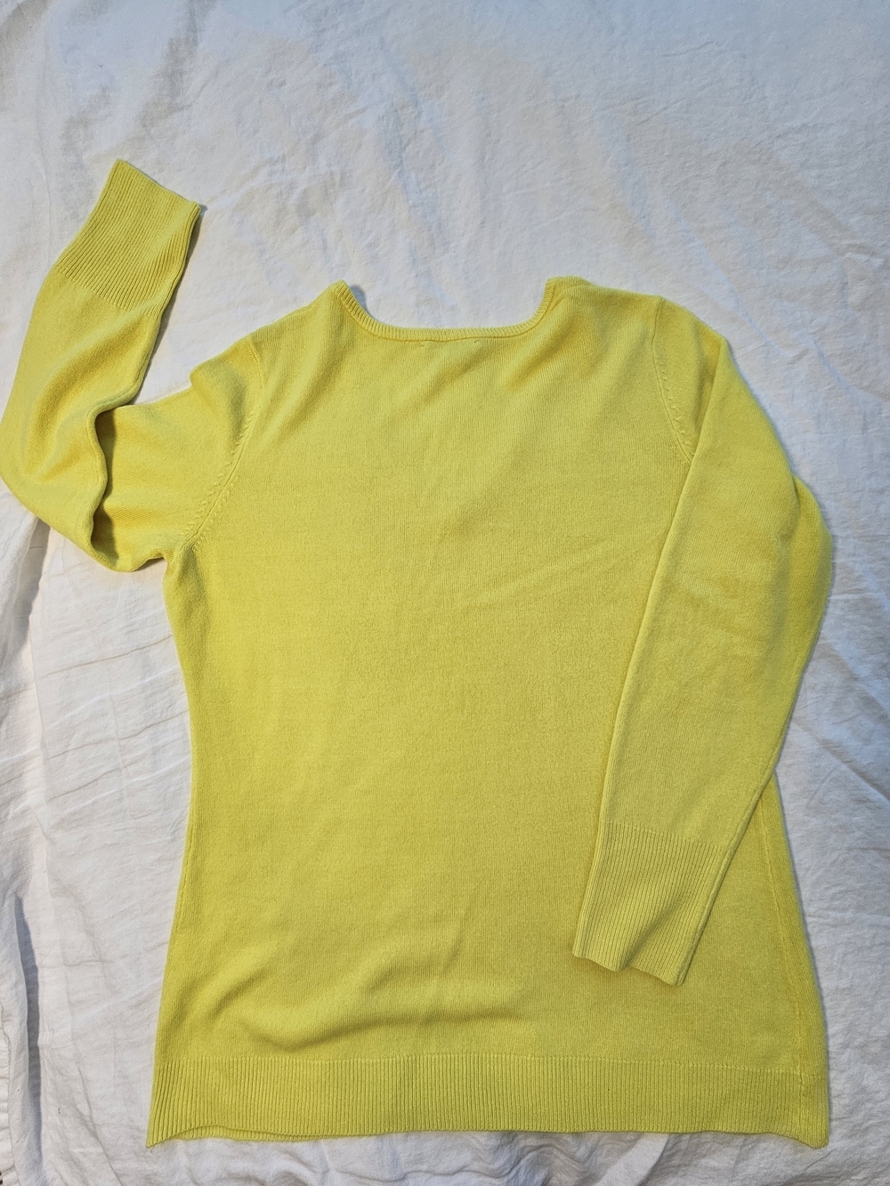 New York & Company Lemon Yellow V-Neck Women's Sweater Size XL - Picture 7 of 7